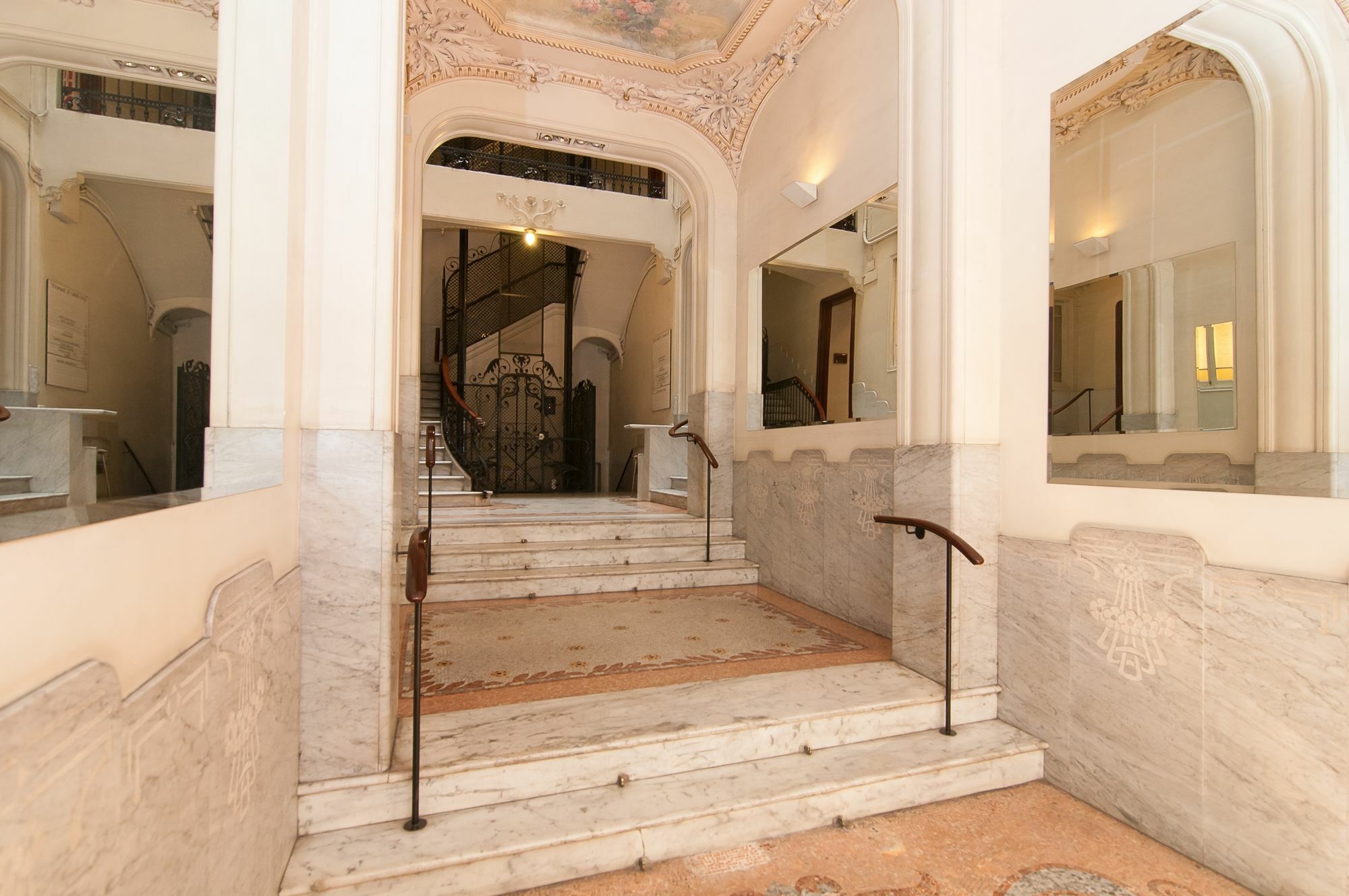 Montaber - Diagonal Apartment *